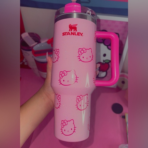 Hello kitty Stanley cup - Picture 1 of 3